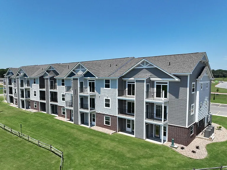Dodson Pointe Apartment Homes — Photo 68