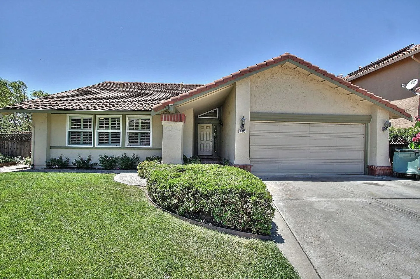 16645 Trail Dr photo 1