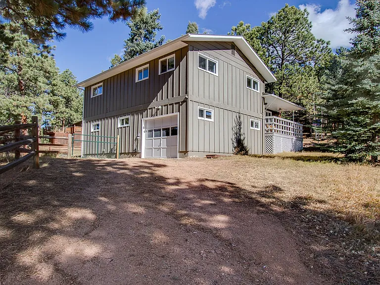 1040 Forest Hill Rd — Photo 2