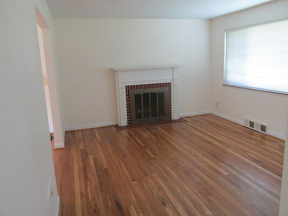 3rd image of 2088 Forestlake Dr