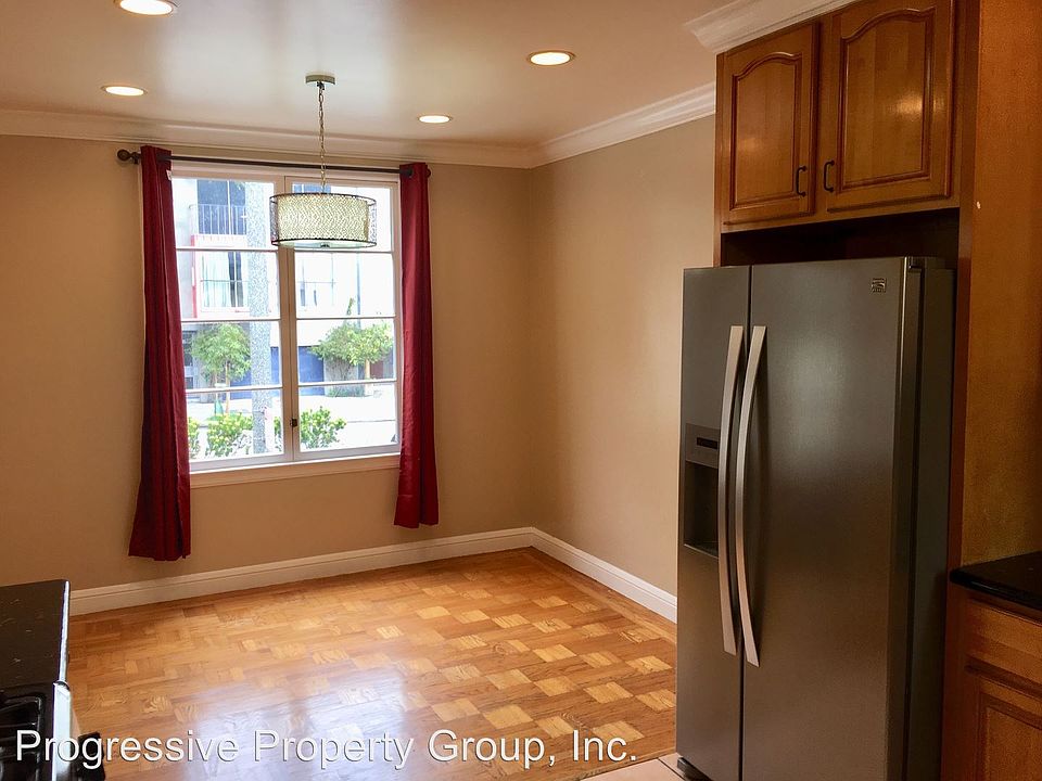1st image of 135 Monterey Blvd