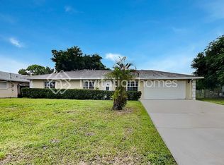 6713 Riparian Rd, Lake Worth, FL 33462