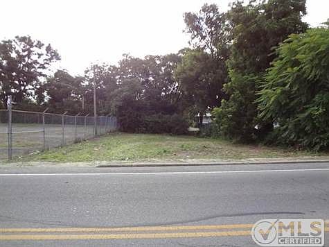 1st image of 423 2nd Ave N