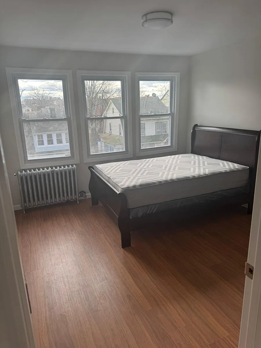Building Photo - 279 Weequahic Ave #3