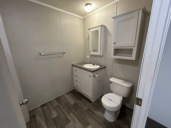 5th image of 477 Montana St