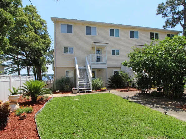 127 Beach Dr #A, Fort Walton Beach, FL 32547