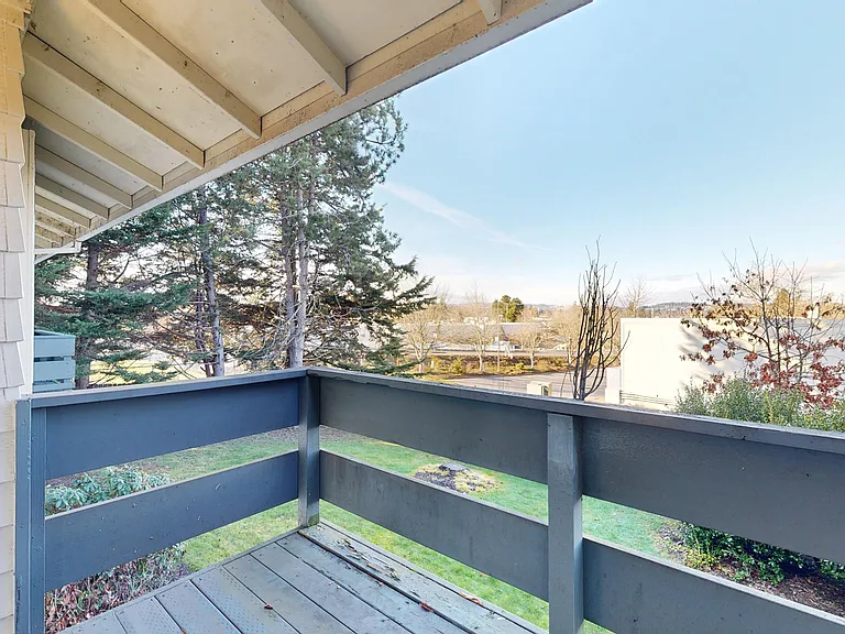 Tualatin Heights — Photo 34