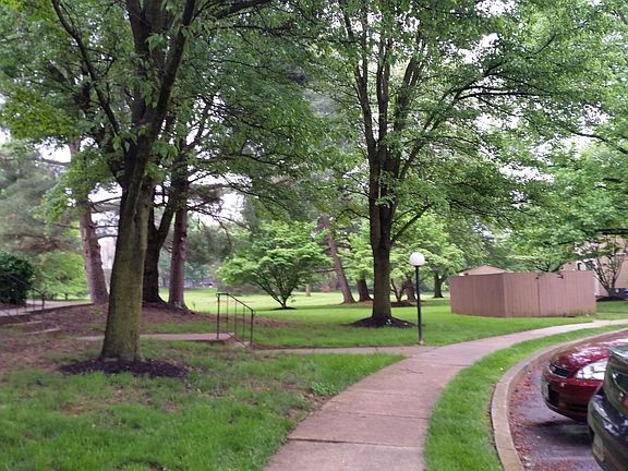 Very walkable and scenic, bring a furry friend