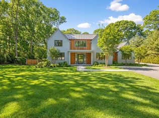 8 Ashwood Ct, Southampton, NY 11968