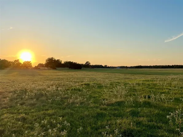 941 Fm 1048, Rosebud, TX 76570