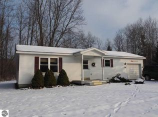 10906 Riverside Dr, Honor, MI 49640