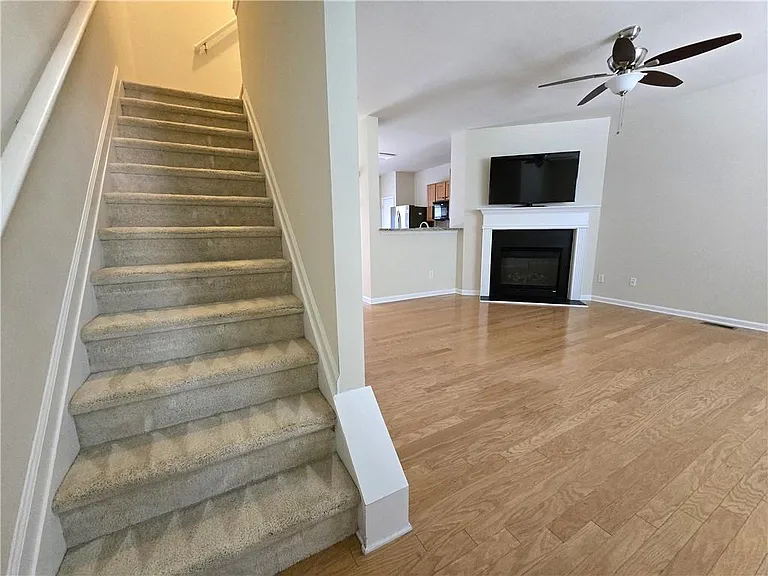 2104 Meadow Peak Rd — Photo 6