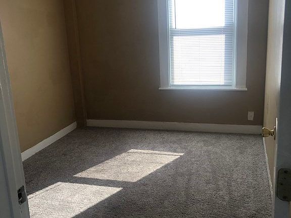 2nd image of 1641 Acushnet Ave #3