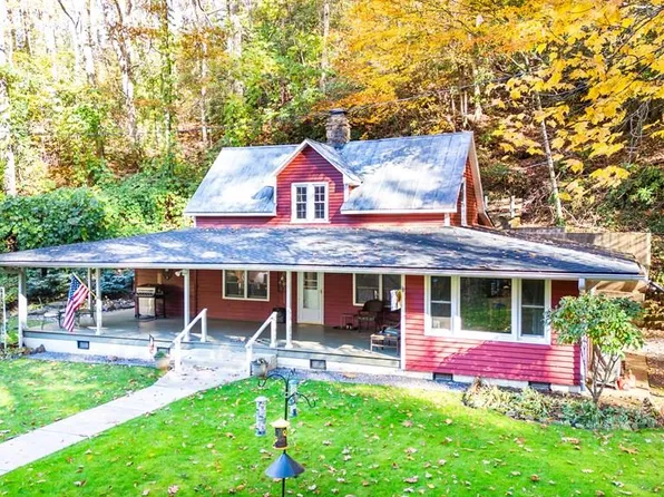 745 Perley Hyatt Rd, Sylva, NC 28779