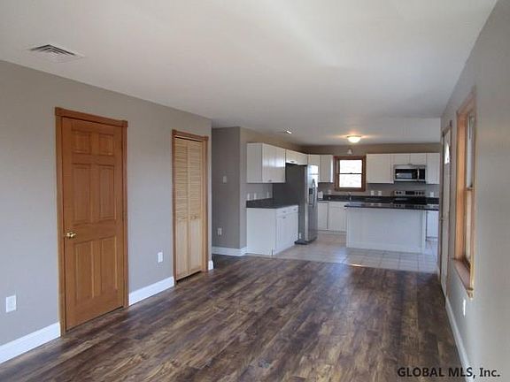 4th image of 36 Dudley Ave