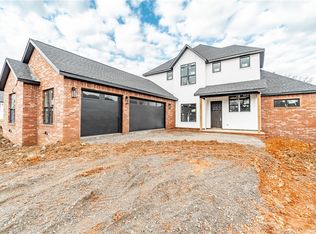302 SW Autumn Hills Rd, Bentonville, AR 72712
