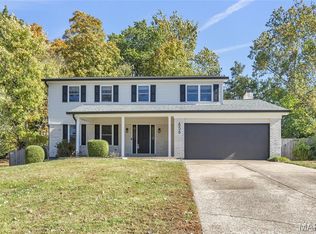 656 Crowsnest Dr, Ballwin, MO 63021