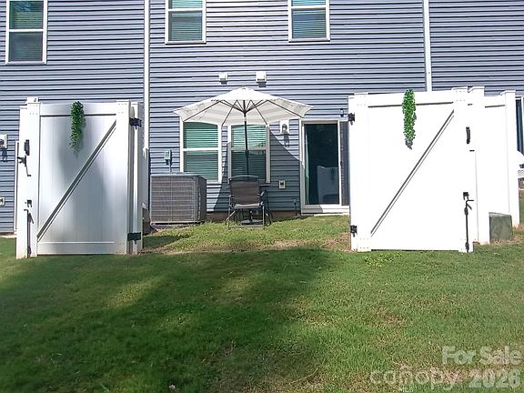 2nd image of 837 Gerard Bay Dr