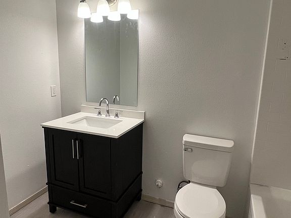 2nd image of 2441 Alvarado Dr NE #B