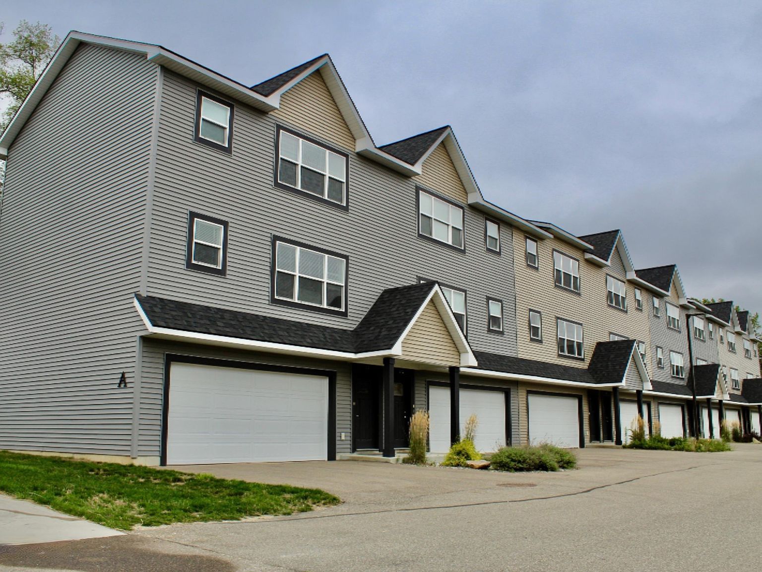 303 Baldwin St, Jenison, MI 49428 Zillow