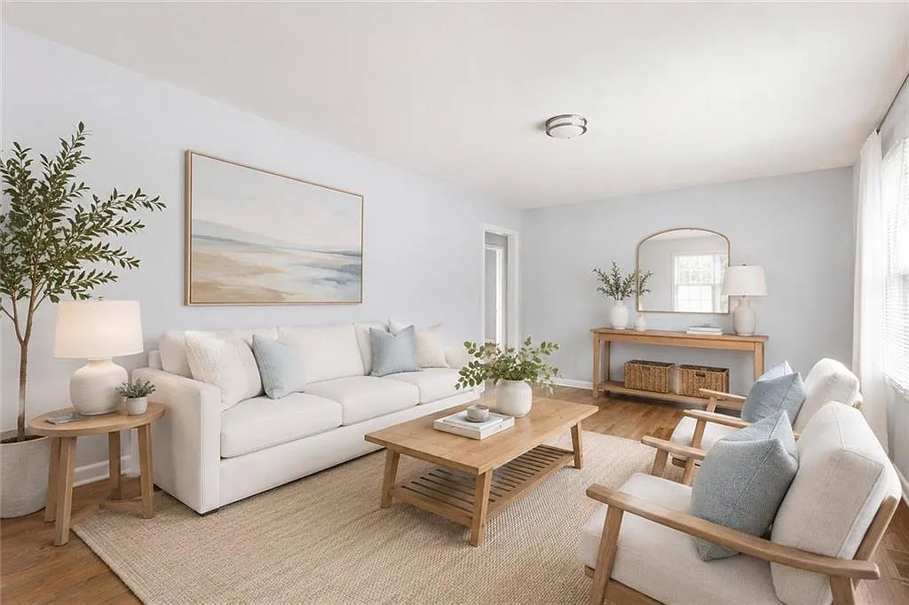 4 bed, 2.0 bath, 1208 sqft, $2,100 — Photo 2
