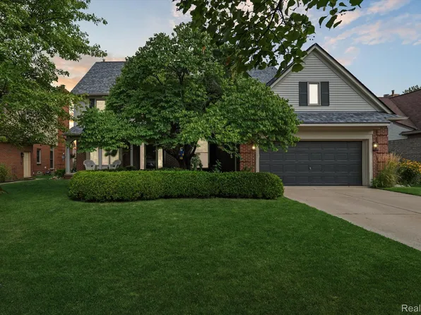 45242 Thornhill Rd, Canton, MI 48188