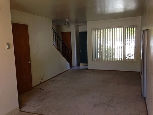 4th image of 5496 Carlson Dr APT B