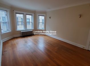 1914 W Morse Ave APT 2S, Chicago, IL 60626