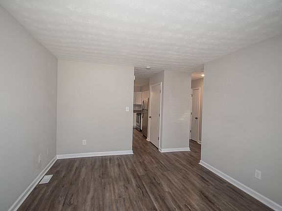 3rd image of 140 N Cherry St APT 4