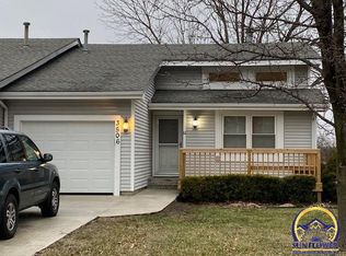 3506 SW Eveningside Dr, Topeka, KS 66614