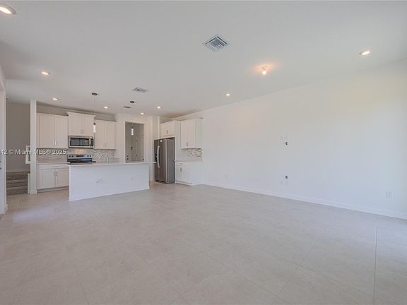 4th image of 7064 Channing Ave #0
