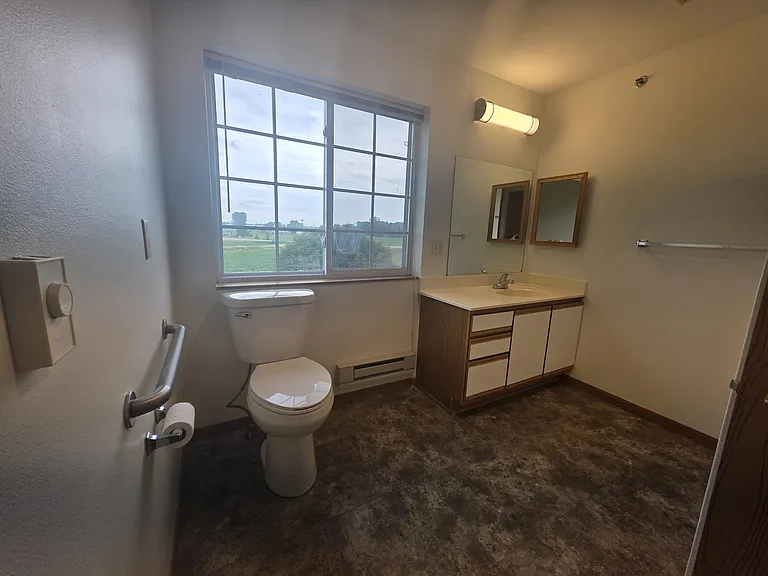 Rosewood Glen Senior Apartments — Photo 9