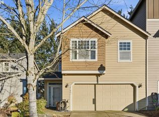 21601 NE Willow Glen Rd, Fairview, OR 97024