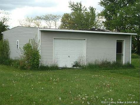 3rd image of 204 N East St