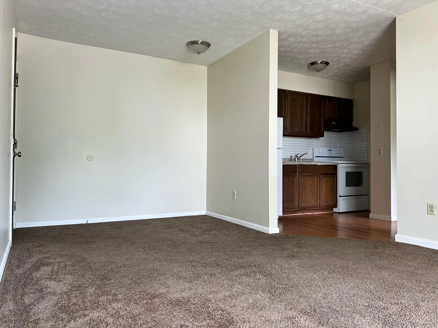 2 bed, 800 sqft, $950 — Photo 4