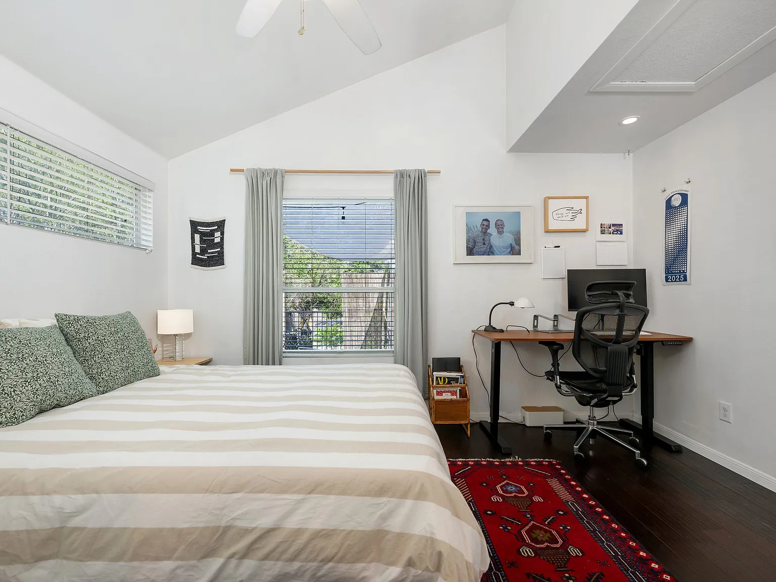 2 bed, 1.5 bath, 1050 sqft, $2,300 — Photo 4
