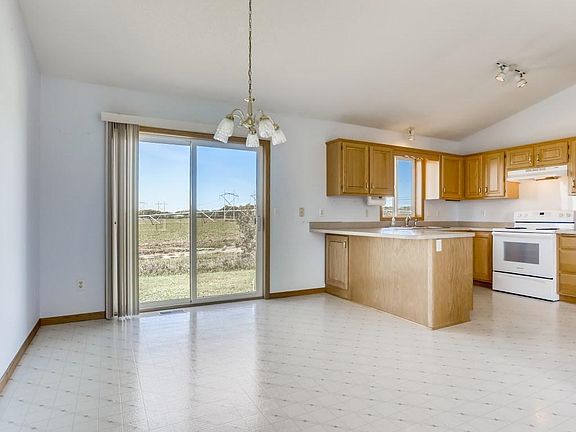 3rd image of 5501 Crane Dr