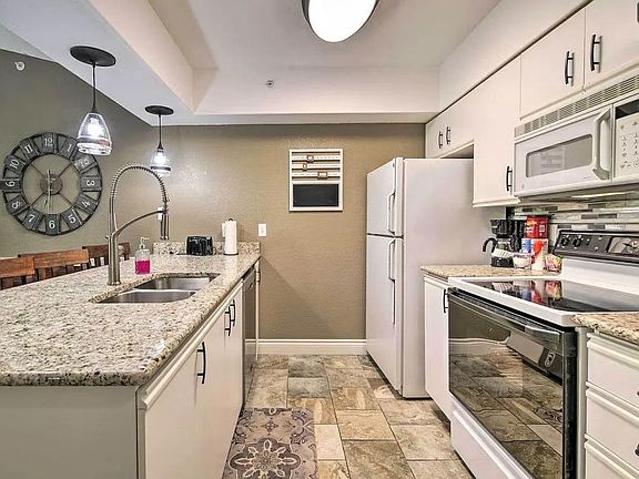 3rd image of 200 Golfview Dr #D9