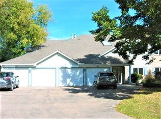 7274 Hunters Run, Eden Prairie, MN 55346
