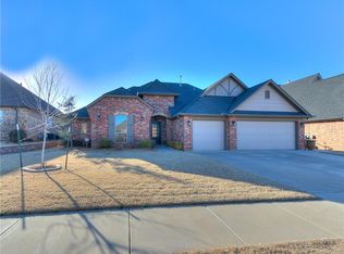 408 Swingman Rd, Yukon, OK 73099