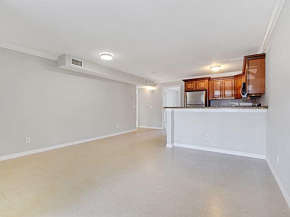 5th image of 3208 S Dixie Hwy APT 3