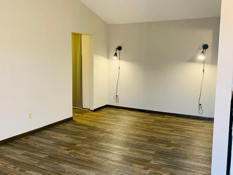 932 Westbrooke Way #8 — Photo 3