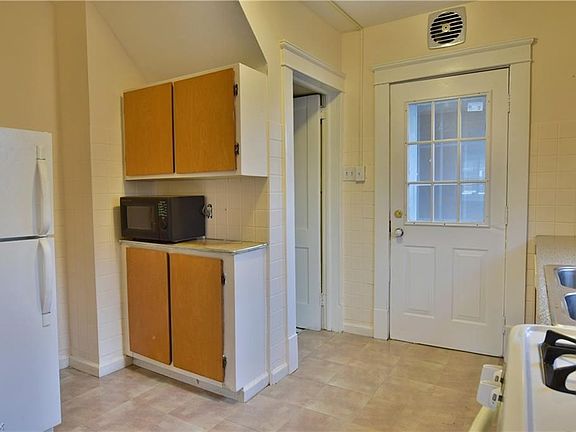 5th image of 1561 Bonnie Brae Ave NE