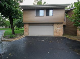 14256 Chestnut Dr, Eden Prairie, MN 55347