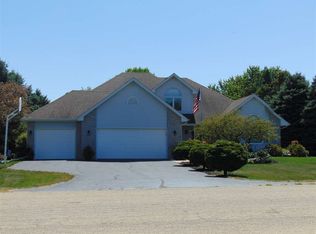 7521 Joy Ln, Roscoe, IL