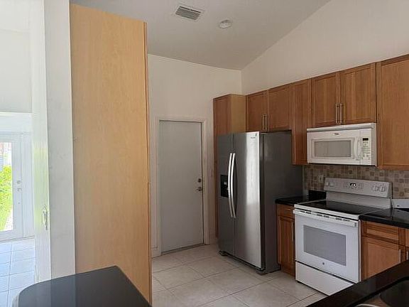 4th image of 9453 Burlington Place