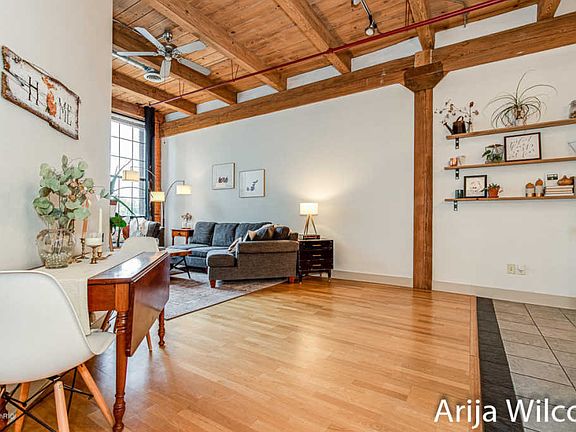 4th image of 533 Columbia Ave APT 213