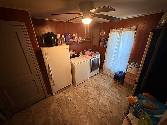 4th image of 1817 Curry St