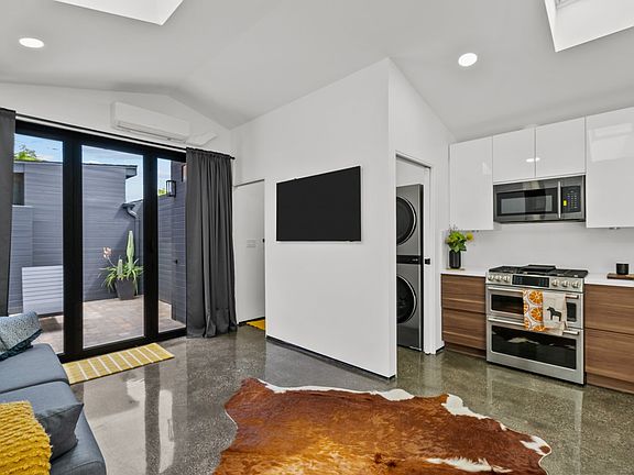 2nd image of 310 W Elm Ave #101
