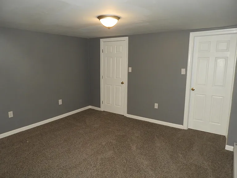 320 Ridgeway St — Photo 9